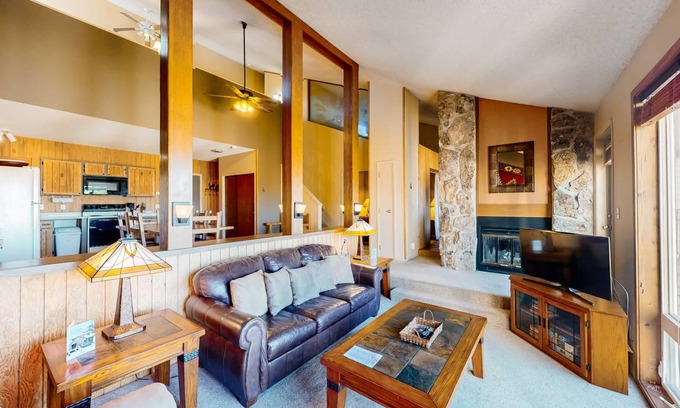 Silvercreek Condo | 121 m² Condo ∙ 2 bedrooms ∙ 6 guests
