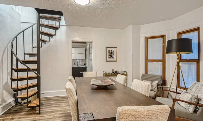 City Park West House | 121 m² House ∙ 2 bedrooms ∙ 4 guests