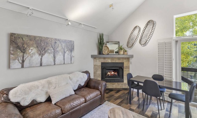 Telluride Apartment | 130 m² Apartment ∙ 2 bedrooms ∙ 8 guests