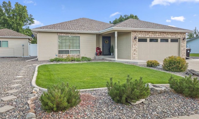 Montrose House | 134 m² House ∙ 3 bedrooms ∙ 6 guests