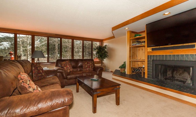 Lakeside Village Apartment | 141 m² Apartment ∙ 2 bedrooms ∙ 8 guests