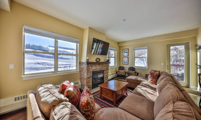 Silvercreek Condo | 149 m² Condo ∙ 3 bedrooms ∙ 9 guests