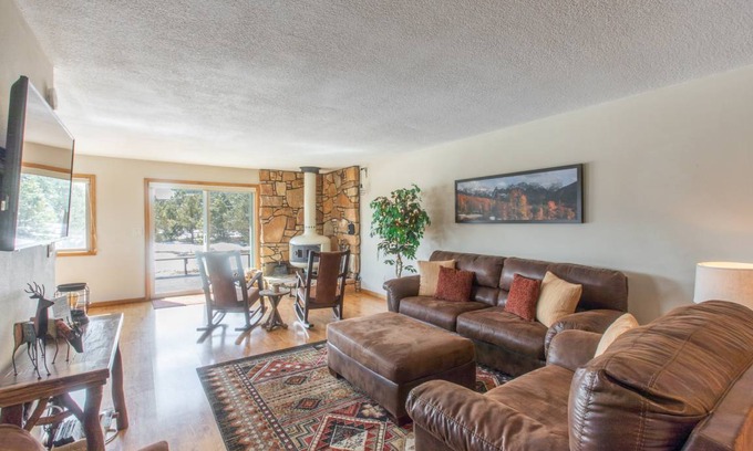 Loghill Village House | 149 m² House ∙ 3 bedrooms ∙ 6 guests
