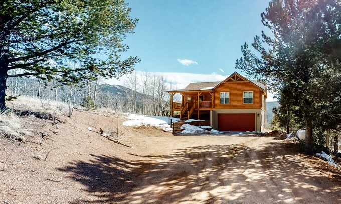 Rainbow Valley Cabin | 150 m² Cabin ∙ 3 bedrooms ∙ 6 guests
