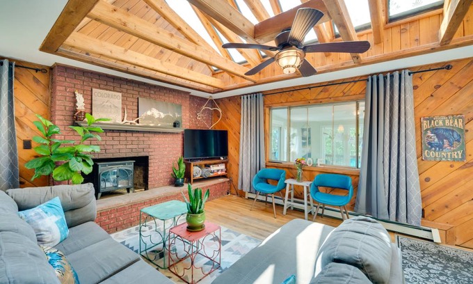 Coal Creek House | 157 m² House ∙ 3 bedrooms ∙ 8 guests