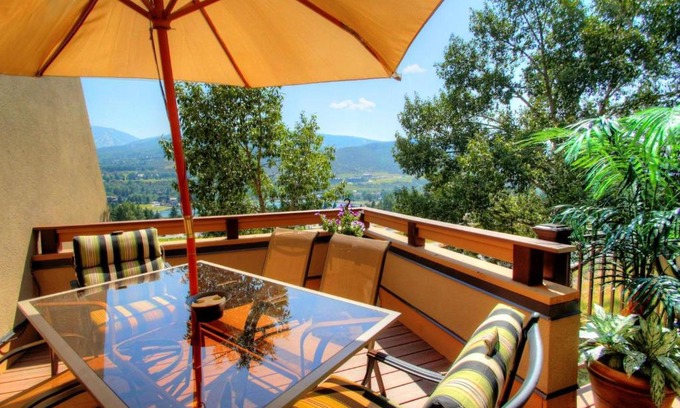 Mountain Star House | 16 Chambertin Townhomes Townhouse