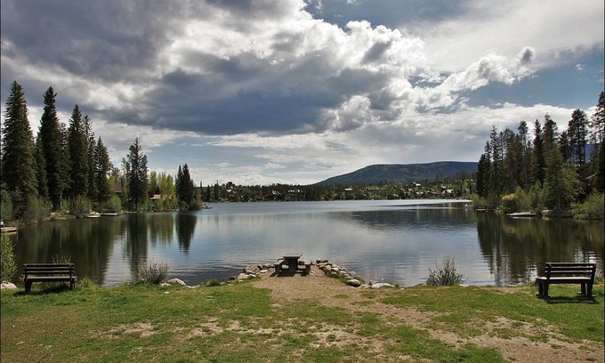 Grand Lake Cabin | 163 m² Cabin ∙ 3 bedrooms ∙ 8 guests
