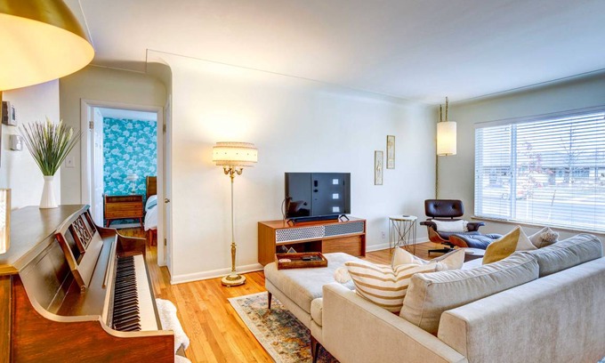 Northeast Park Hill House | 164 m² House ∙ 3 bedrooms ∙ 5 guests