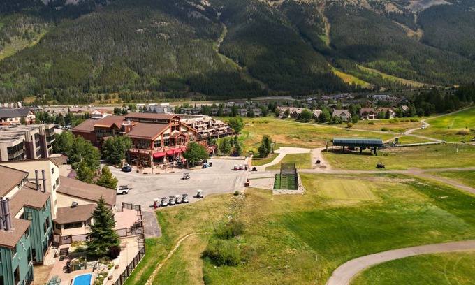 East Village at Copper Condo | 167 m² Condo ∙ 4 bedrooms ∙ 12 guests