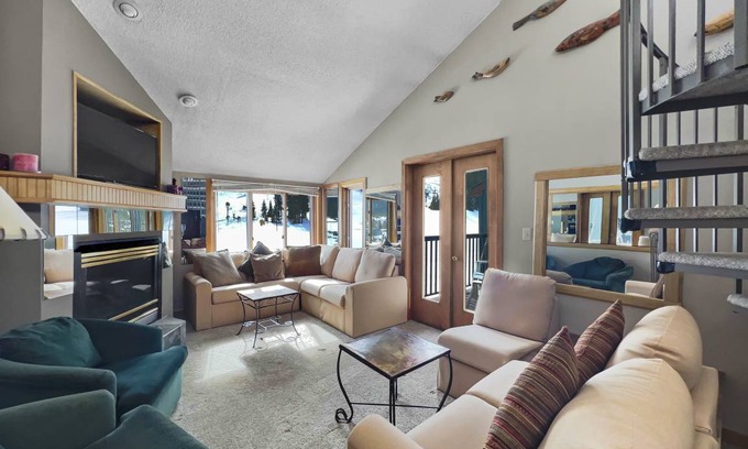 East Village at Copper Condo | 167 m² Condo ∙ 4 bedrooms ∙ 12 guests