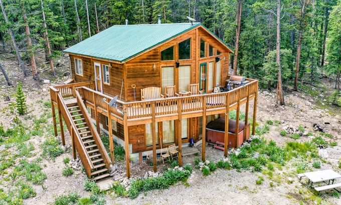 Valley of the Sun Cabin | 172 m² Cabin ∙ 3 bedrooms ∙ 8 guests