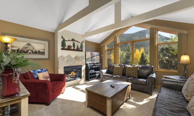 Estes Park House | 175 m² House ∙ 3 bedrooms ∙ 8 guests