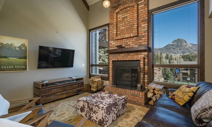 Purgatory Condo | 177 m² Condo ∙ 3 bedrooms ∙ 8 guests