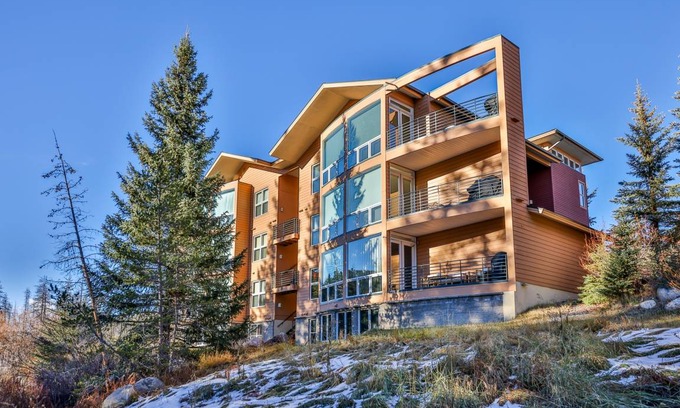 Old Town Condo | 177 m² Condo ∙ 3 bedrooms ∙ 8 guests
