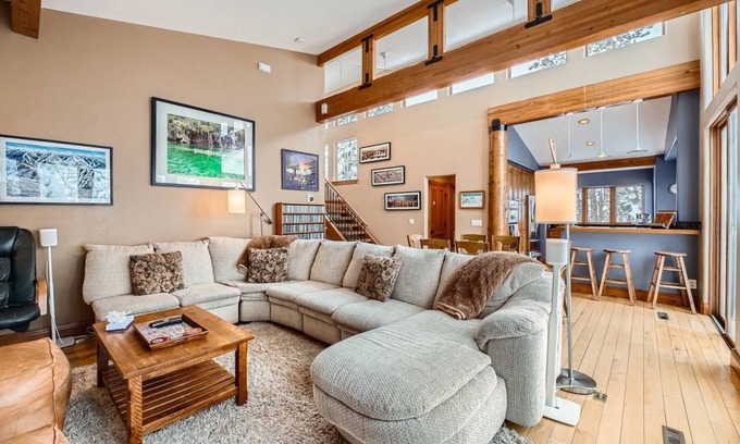 Intermountain House | 179 m² House ∙ 3 bedrooms ∙ 9 guests