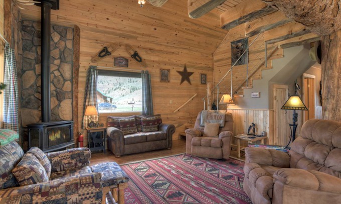 Creede House | 186 m² House ∙ 4 bedrooms ∙ 9 guests