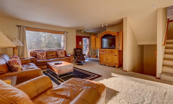 Baldy Mountain House | 187 m² House ∙ 3 bedrooms ∙ 8 guests