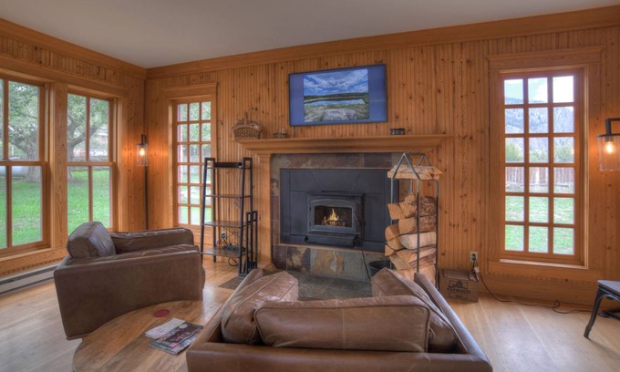 Creede House | 190 m² House ∙ 2 bedrooms ∙ 5 guests