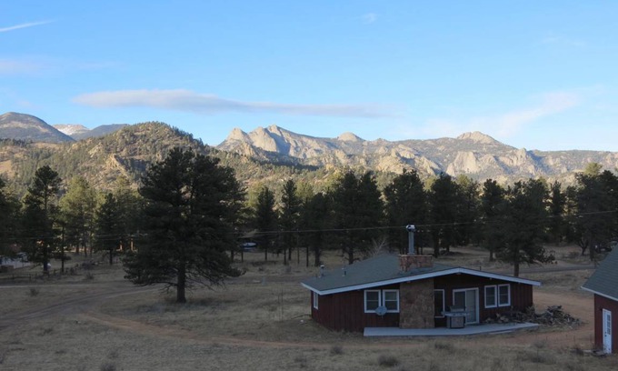Estes Park House | 198 m² House ∙ 3 bedrooms ∙ 7 guests