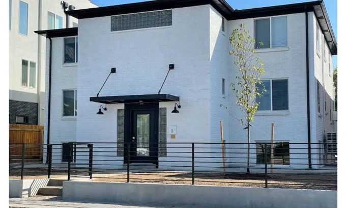Englewood Apartment | 1BD/1BA Stylish Mid-Term Rental (Unit #6): Your Home Away from Home in Denver