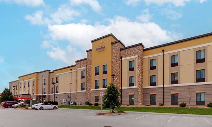 Loveland Hotel | 2-Star Hotel ∙ Comfort Suites Loveland