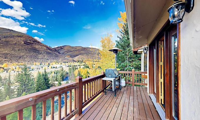 Highland Meadows Apartment | 2010 Vermont Duplex #1B West