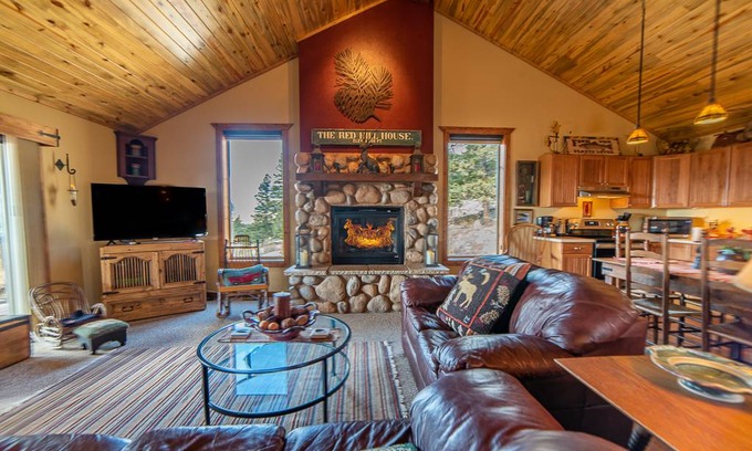 Fairplay Cabin | 204 m² Cabin ∙ 3 bedrooms ∙ 9 guests