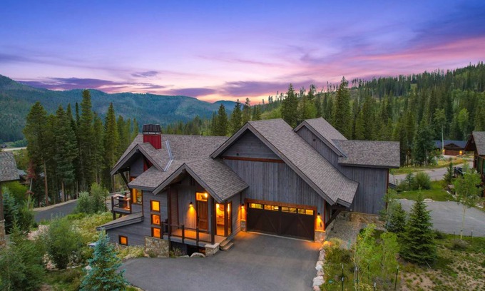 Winter Park House | 204 m² House ∙ 3 bedrooms ∙ 10 guests