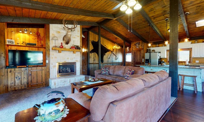 Ponderosa Pines Cabin | 208 m² Cabin ∙ 4 bedrooms ∙ 11 guests