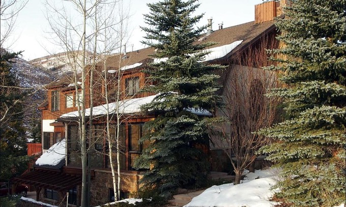 Highland Meadows House | 2095 Vermont Road #208807 Home