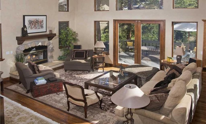Highland Meadows House | 2123 Vermont Home
