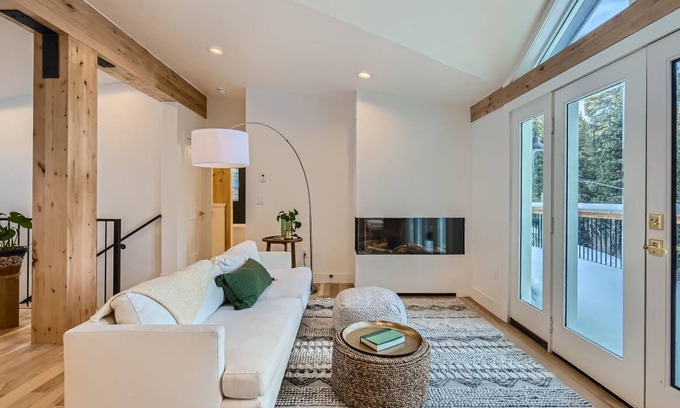 Breckenridge House | 217 m² House ∙ 3 bedrooms ∙ 8 guests