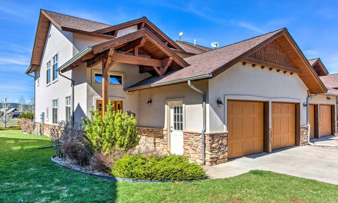 Pagosa Springs Apartment | 227 m² Apartment ∙ 3 bedrooms ∙ 8 guests