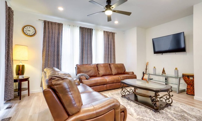 Commerce City Apartment | 227 m² Apartment ∙ 3 bedrooms ∙ 6 guests