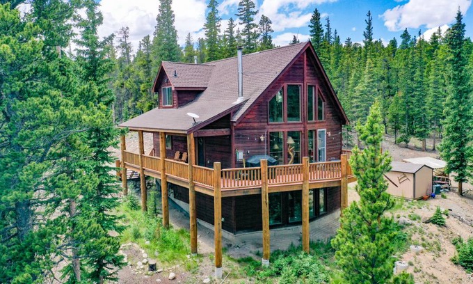 Valley of the Sun Cabin | 227 m² Cabin ∙ 3 bedrooms ∙ 8 guests