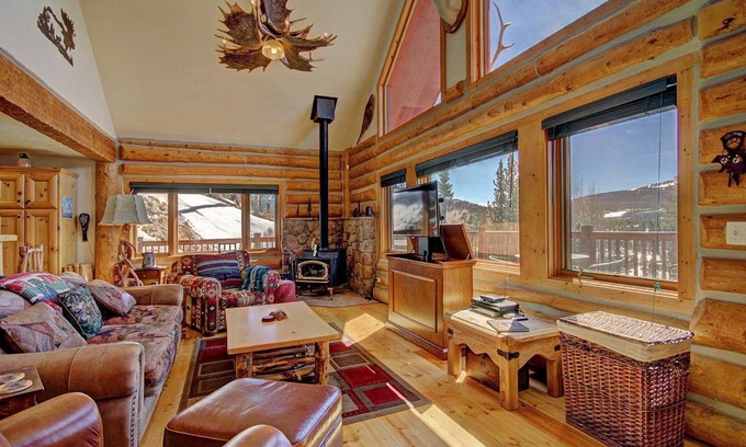 Huron Heights House | 231 m² House ∙ 3 bedrooms ∙ 6 guests