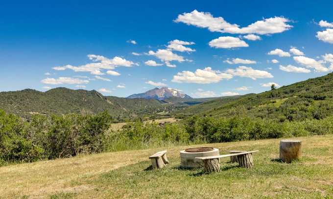 Glenwood Springs House | 232 m² House ∙ 3 bedrooms ∙ 8 guests