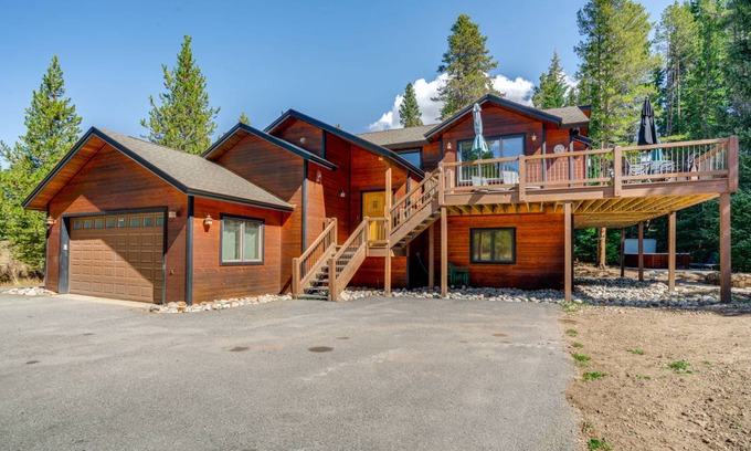 Blue River House | 232 m² House ∙ 4 bedrooms ∙ 10 guests