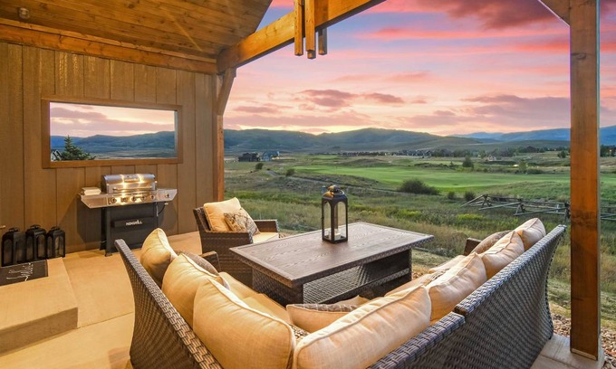 Grand Elk Ranch House | 232 m² House ∙ 4 bedrooms ∙ 14 guests