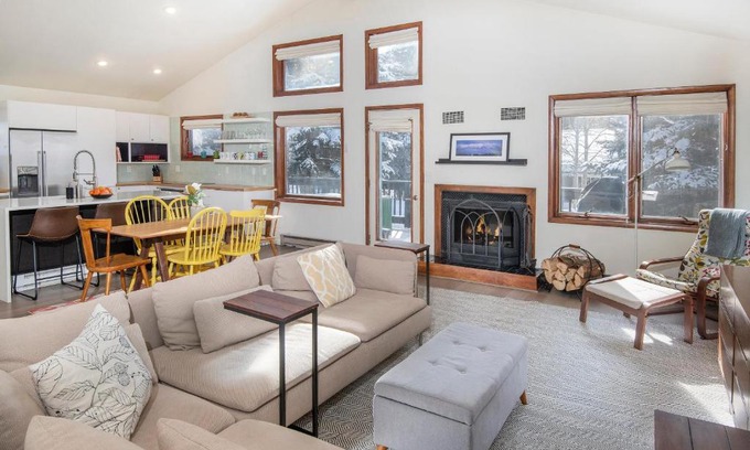 Eagle-Vail House | 233 Larkspur Duplex - Unit B