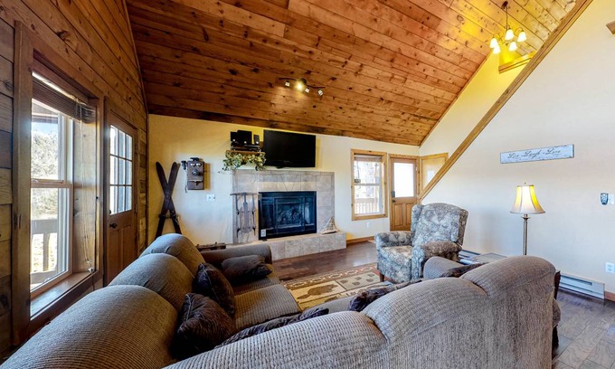 Cripple Creek House | 237 m² House ∙ 4 bedrooms ∙ 11 guests