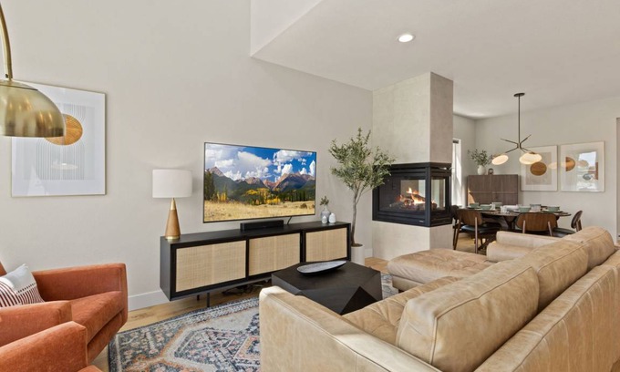 Old Town North House | 242 m² House ∙ 3 bedrooms ∙ 8 guests