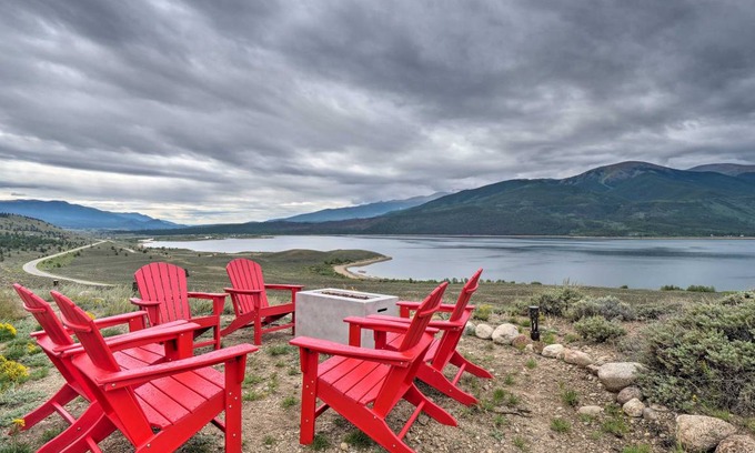 Twin Lakes House | 248 m² House ∙ 3 bedrooms ∙ 6 guests