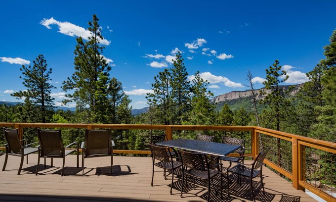 Columbine Lake House | 251 m² House ∙ 4 bedrooms ∙ 11 guests
