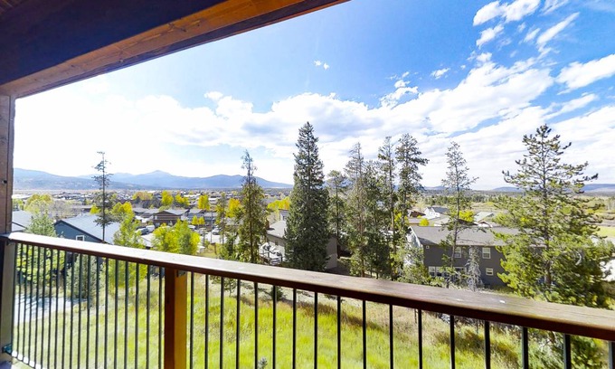 Fraser Condo | 258 m² Condo ∙ 3 bedrooms ∙ 10 guests