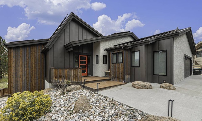 Stanley Hills House | 261 m² House ∙ 3 bedrooms ∙ 8 guests