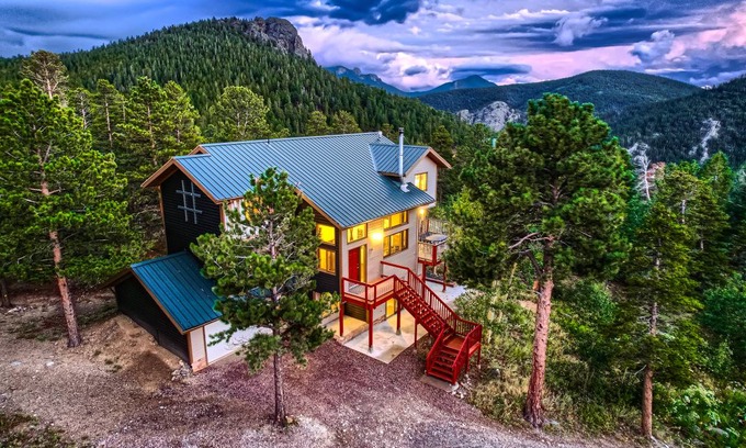 Rollinsville House | 278 m² House ∙ 4 bedrooms ∙ 6 guests