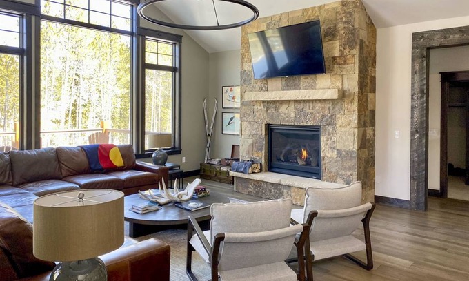 Baldy Mountain House | 278 m² House ∙ 4 bedrooms ∙ 10 guests