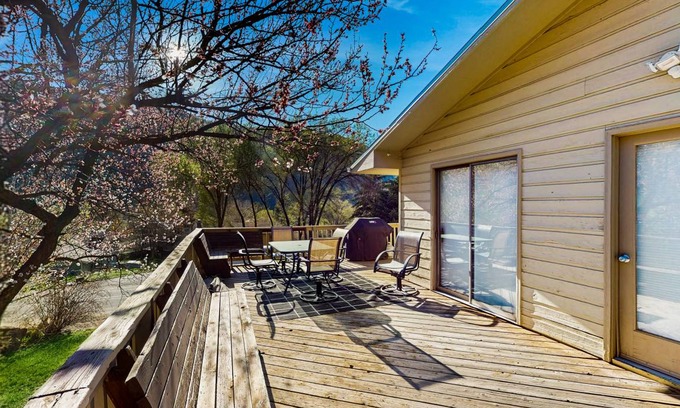 Glenwood Springs House | 279 m² House ∙ 4 bedrooms ∙ 8 guests
