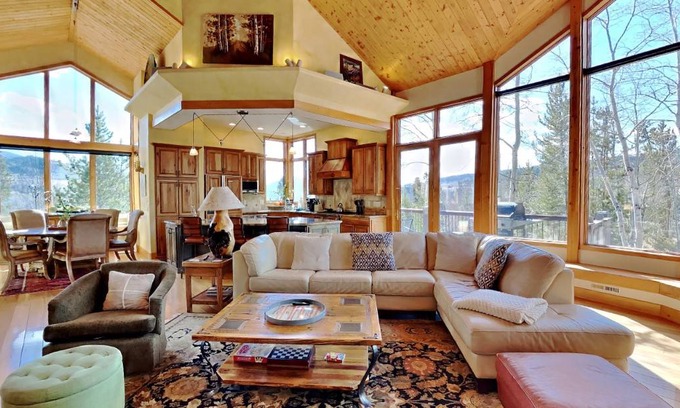 Three Peaks House | 283 m² House ∙ 4 bedrooms ∙ 10 guests